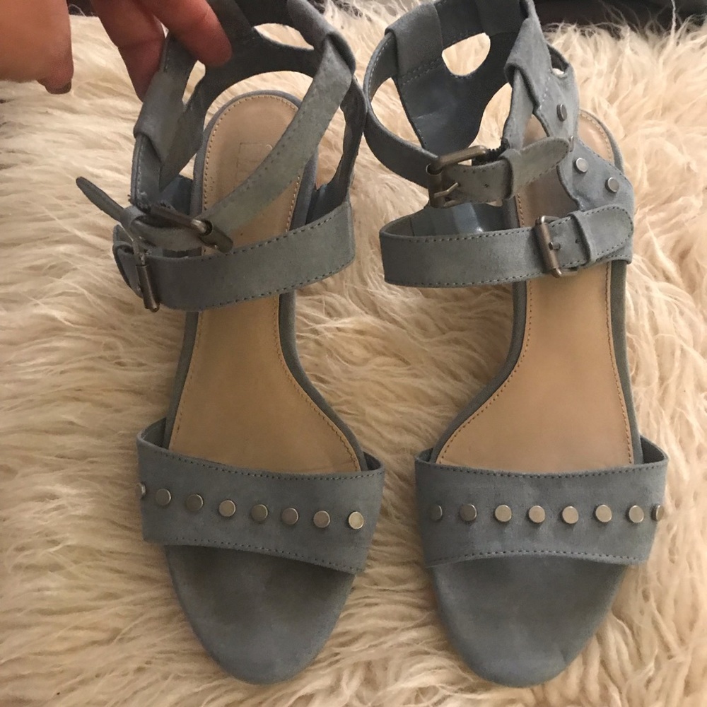 Shoes 🔹 - Picture 2 of 6